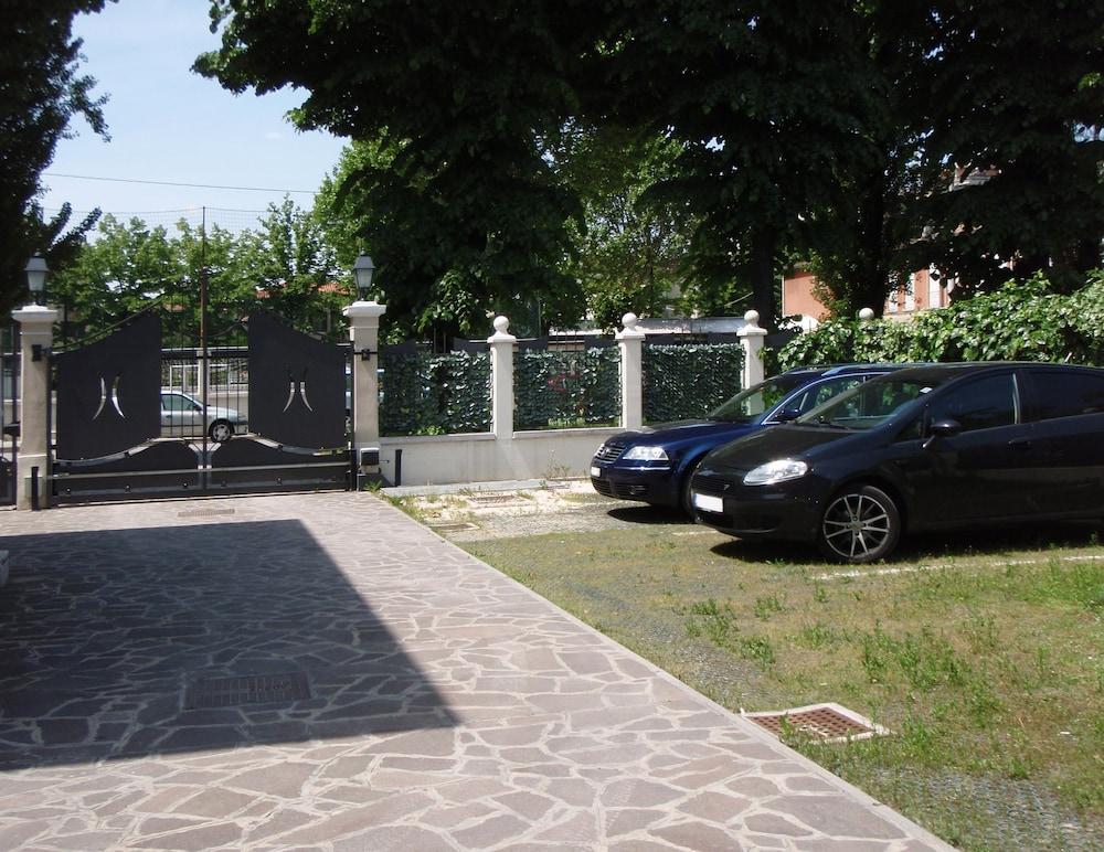 Hotel Villa Adele Marghera Esterno foto